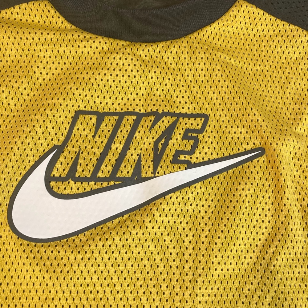 Boys Nike tank top. - Picture 4 of 5